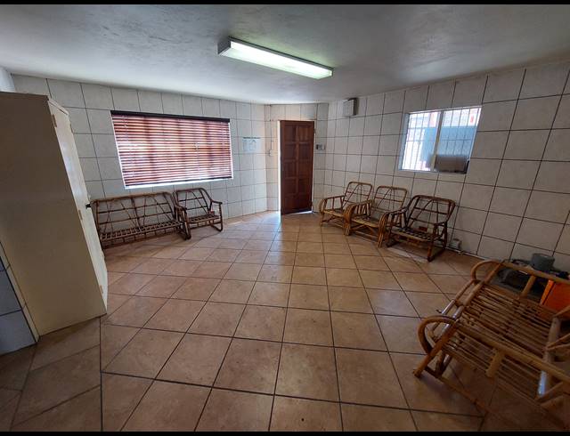 707M² FACTORY FOR SALE IN ANDERBOLT